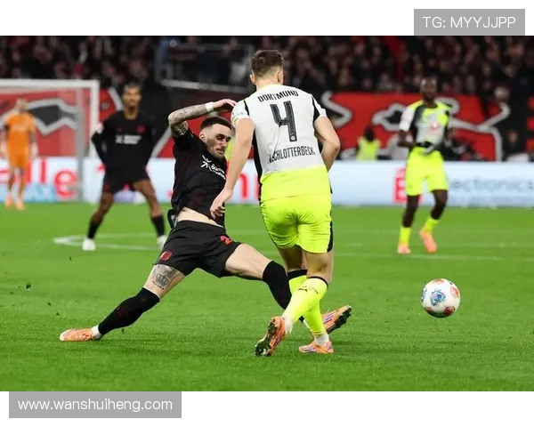 多特蒙德与勒沃库森激战正酣 双方鏖战拼尽全力争夺关键胜利