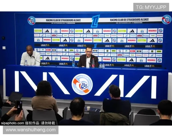 打造顶级足球俱乐部的成功之路 从青训体系到全球品牌建设