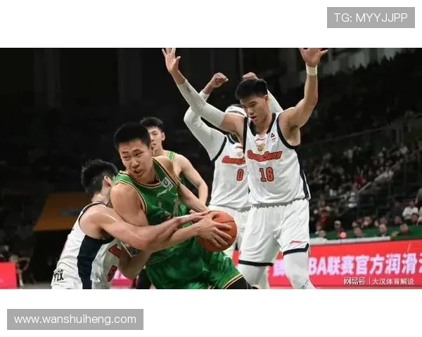 11月20日辽宁队迎战深圳队期待精彩对决与球员们的精彩表现